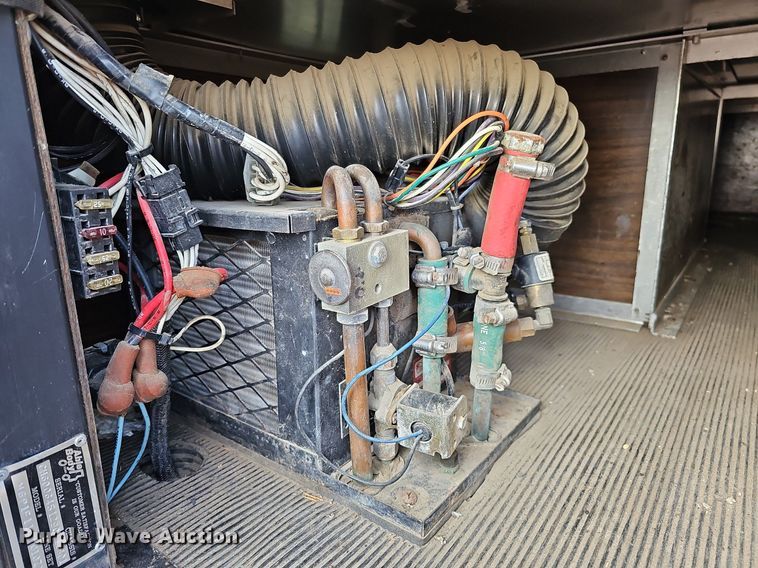 image for item DO4232 1991 Mack CH613  semi truck