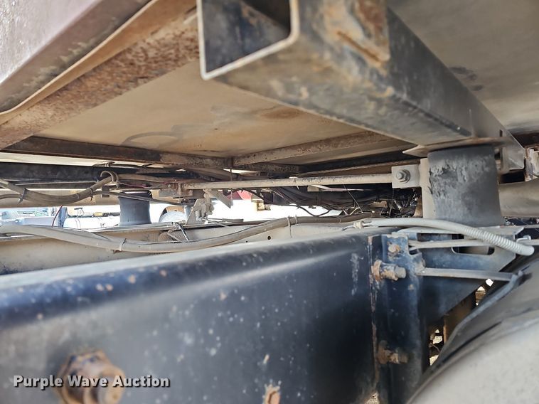 image for item DO4232 1991 Mack CH613  semi truck