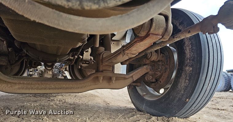 image for item DO4232 1991 Mack CH613  semi truck