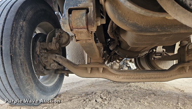 image for item DO4232 1991 Mack CH613  semi truck