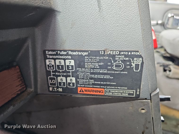 image for item DO4232 1991 Mack CH613  semi truck