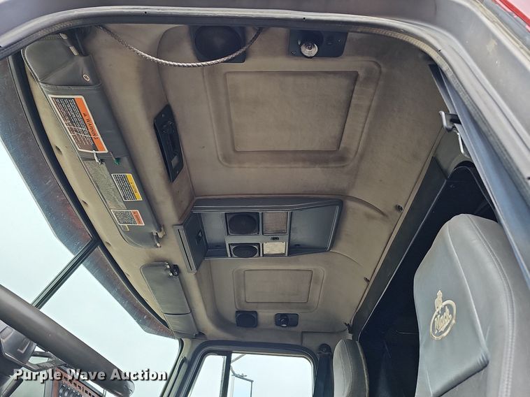 image for item DO4232 1991 Mack CH613  semi truck