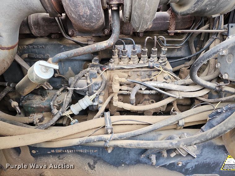 image for item DO4232 1991 Mack CH613  semi truck