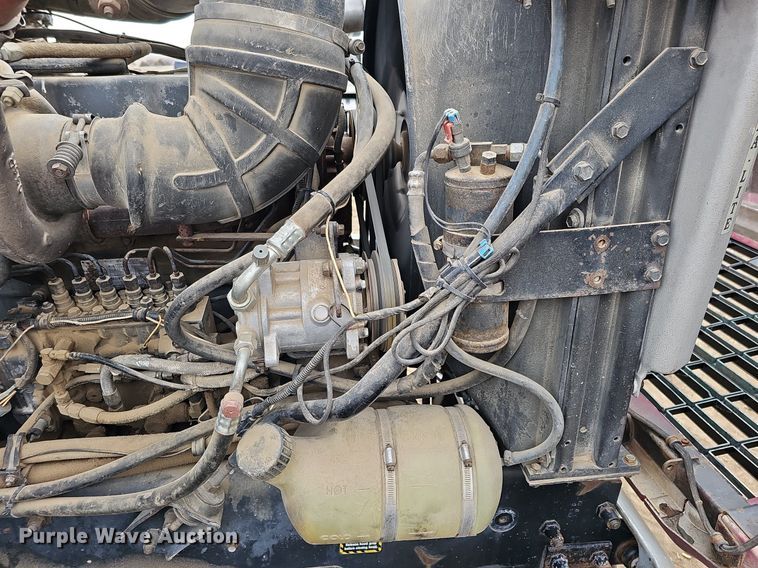 image for item DO4232 1991 Mack CH613  semi truck