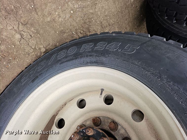 image for item DO4232 1991 Mack CH613  semi truck