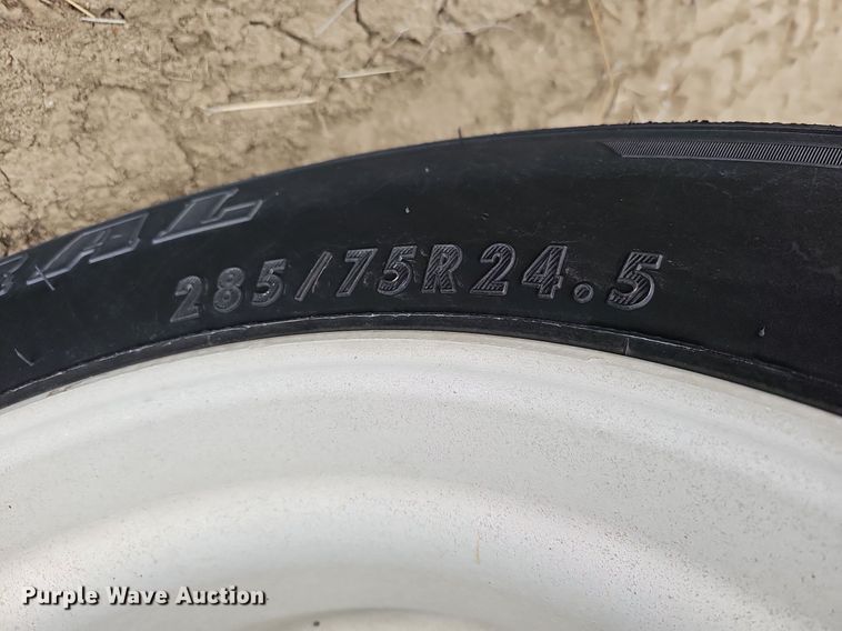 image for item DO4234 1999 Chaparral  flatbed trailer