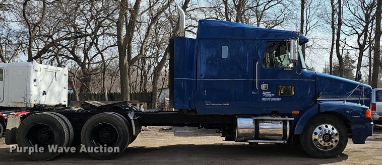 image for item DO4278 1996 Volvo Aero WIA  semi truck