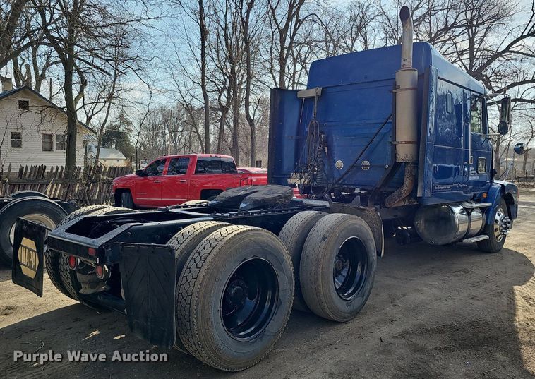 image for item DO4278 1996 Volvo Aero WIA  semi truck