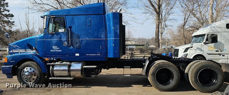 image for item DO4278 1996 Volvo Aero WIA  semi truck