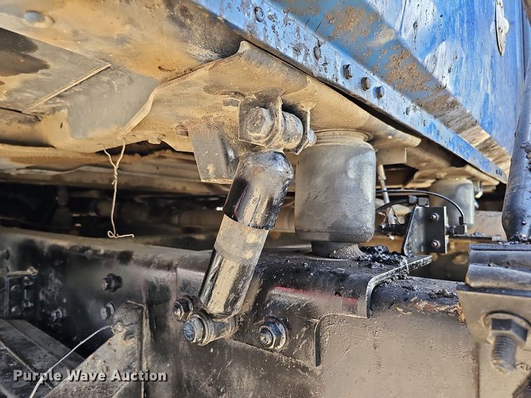 image for item DO4278 1996 Volvo Aero WIA  semi truck