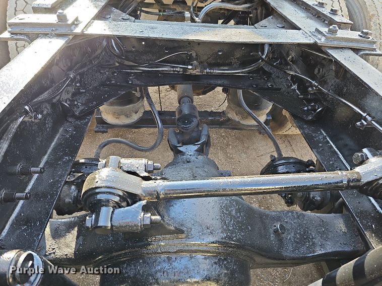 image for item DO4278 1996 Volvo Aero WIA  semi truck