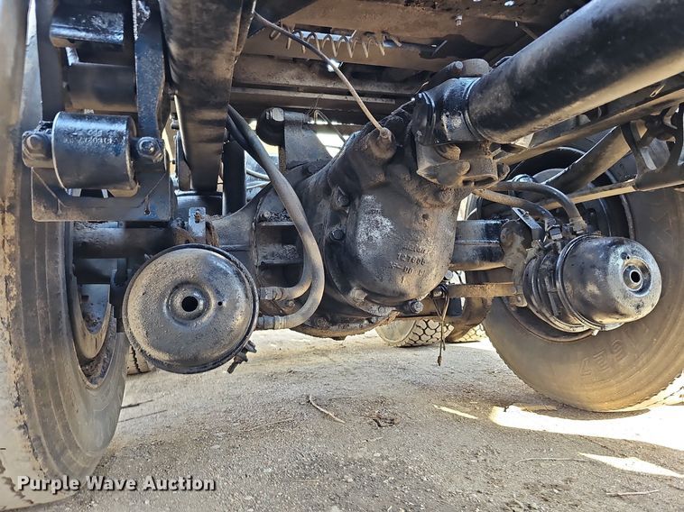 image for item DO4278 1996 Volvo Aero WIA  semi truck