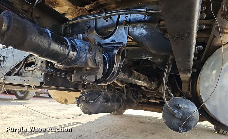 image for item DO4278 1996 Volvo Aero WIA  semi truck