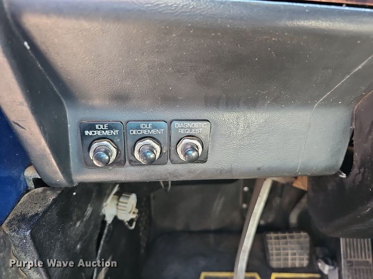 image for item DO4278 1996 Volvo Aero WIA  semi truck