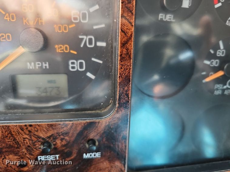 image for item DO4278 1996 Volvo Aero WIA  semi truck