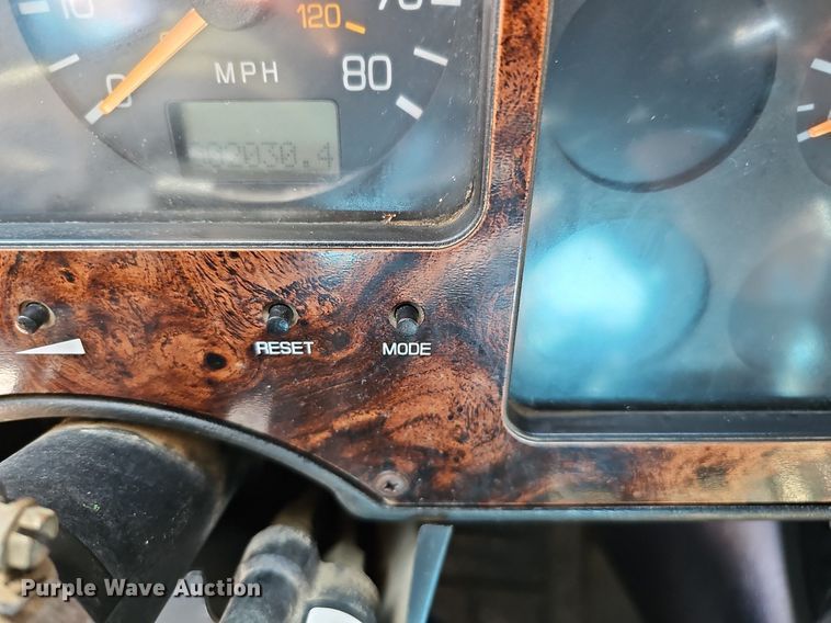 image for item DO4278 1996 Volvo Aero WIA  semi truck