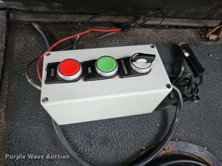 image for item DO4278 1996 Volvo Aero WIA  semi truck