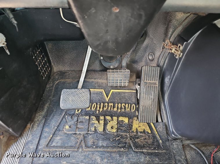 image for item DO4278 1996 Volvo Aero WIA  semi truck