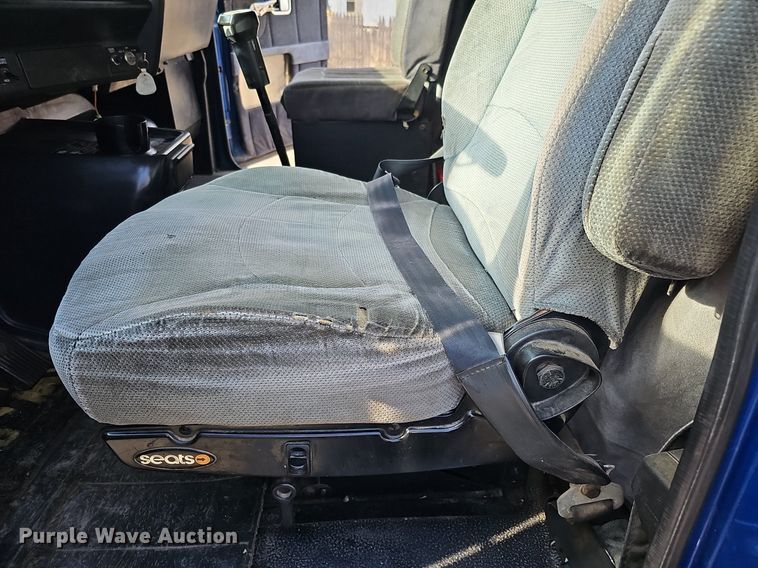 image for item DO4278 1996 Volvo Aero WIA  semi truck