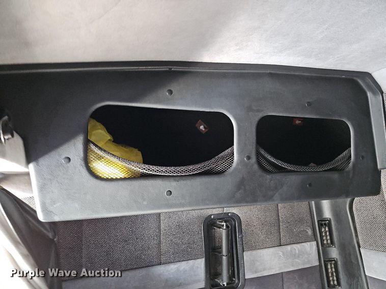 image for item DO4278 1996 Volvo Aero WIA  semi truck