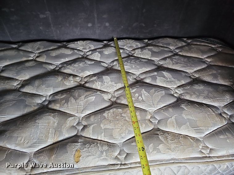 image for item DO4278 1996 Volvo Aero WIA  semi truck