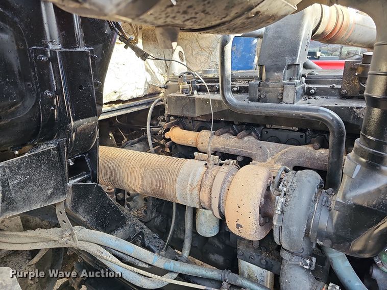 image for item DO4278 1996 Volvo Aero WIA  semi truck