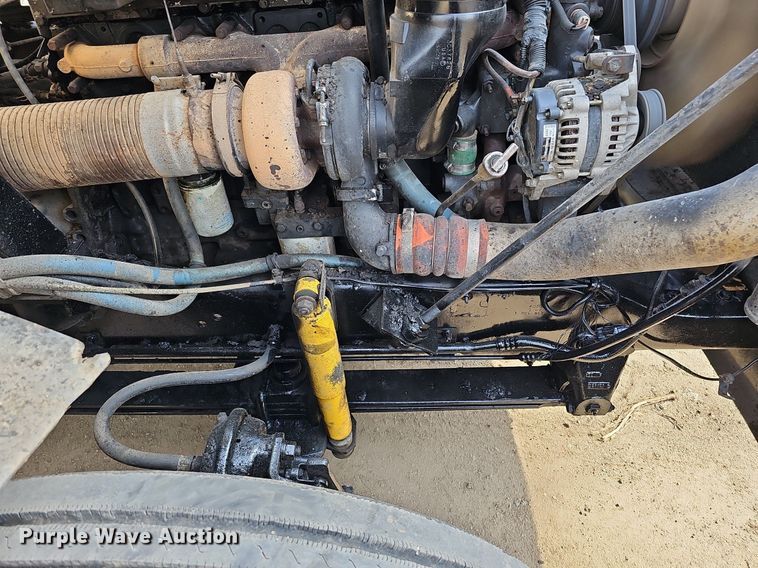 image for item DO4278 1996 Volvo Aero WIA  semi truck