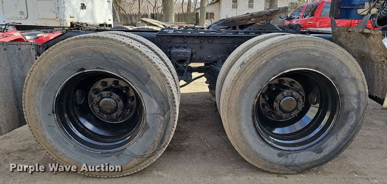 image for item DO4278 1996 Volvo Aero WIA  semi truck