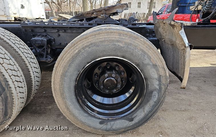 image for item DO4278 1996 Volvo Aero WIA  semi truck