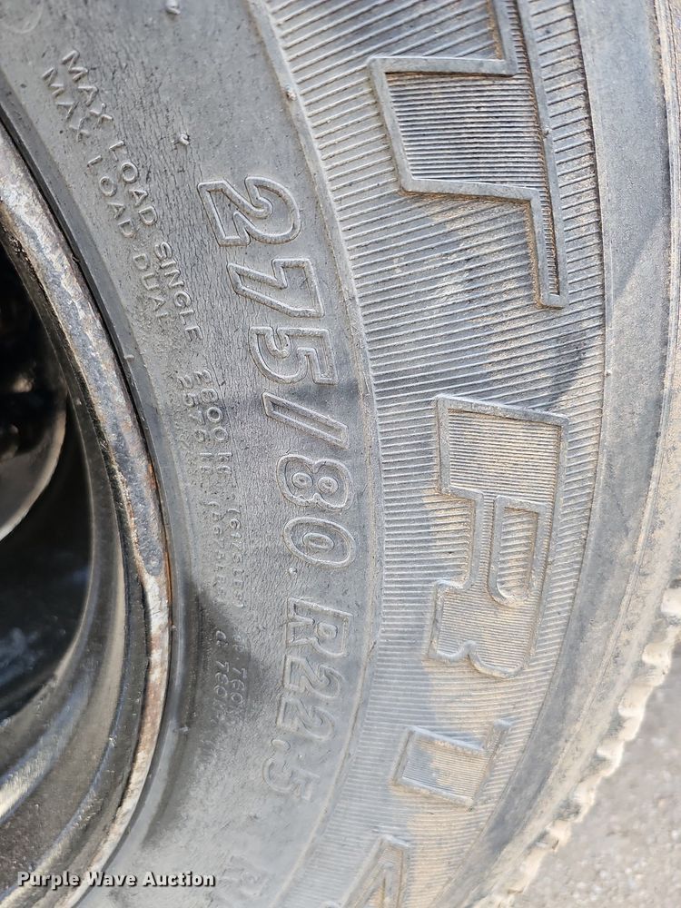 image for item DO4278 1996 Volvo Aero WIA  semi truck