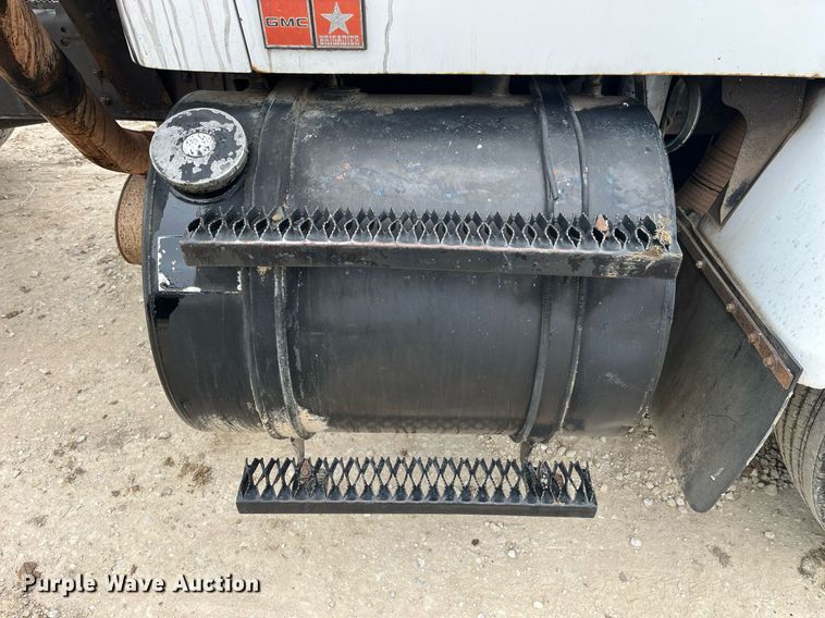 image for item DP0470 1982 GMC Brigadier  semi truck