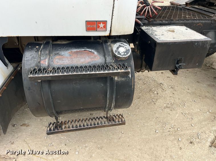 image for item DP0470 1982 GMC Brigadier  semi truck