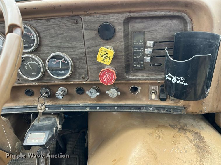 image for item DP0470 1982 GMC Brigadier  semi truck