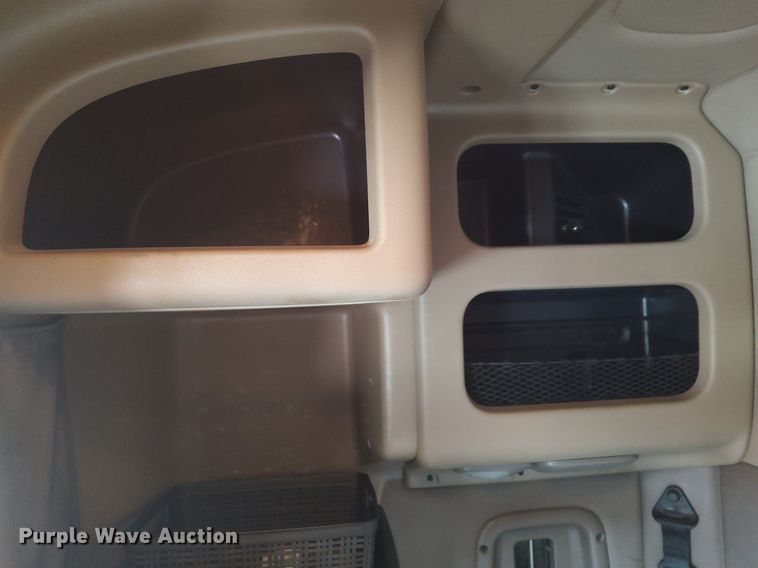 image for item DQ0353 2013 Peterbilt 384  semi truck