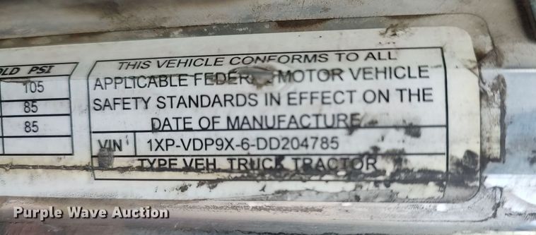 image for item DQ0353 2013 Peterbilt 384  semi truck