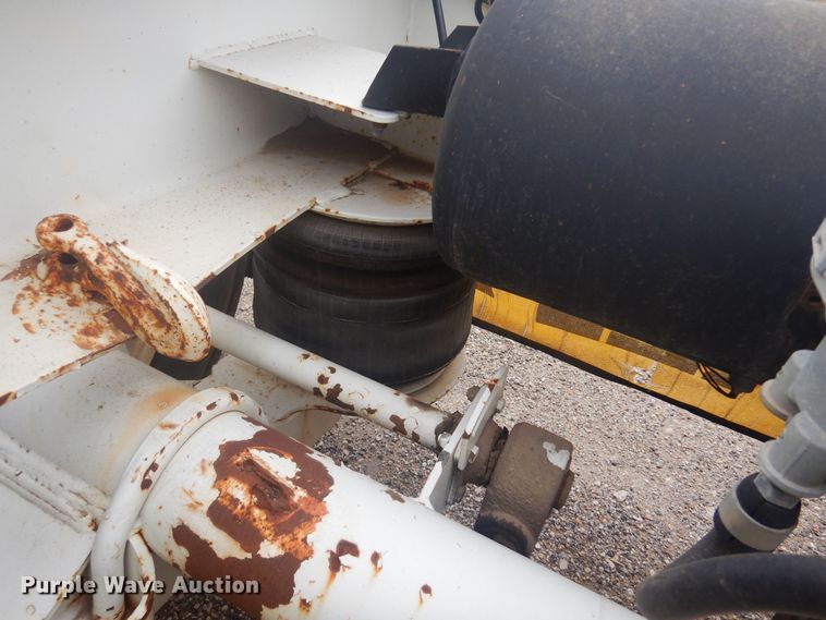 image for item DQ0404 2016 Load King  stinger axle