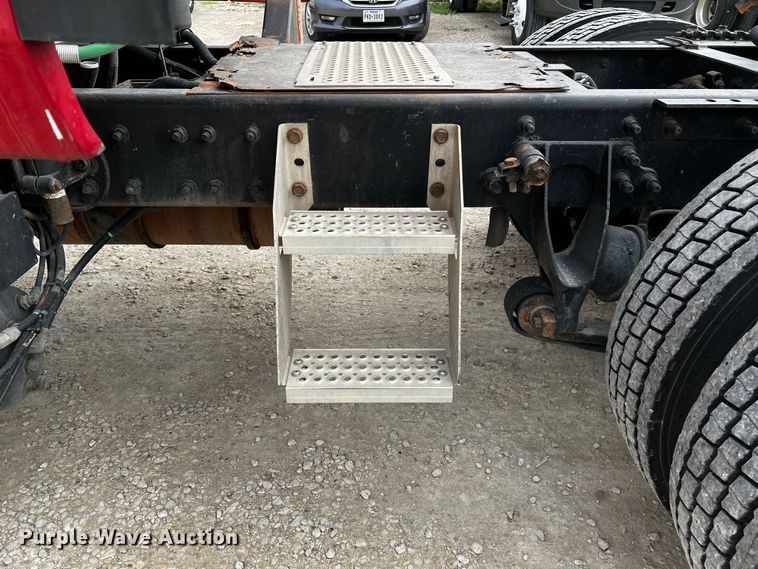 image for item DQ1994 2008 International Prostar semi truck