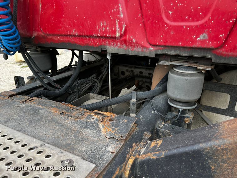 image for item DQ1994 2008 International Prostar semi truck