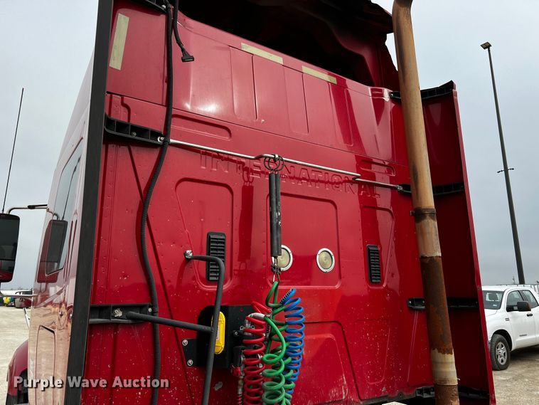 image for item DQ1994 2008 International Prostar semi truck