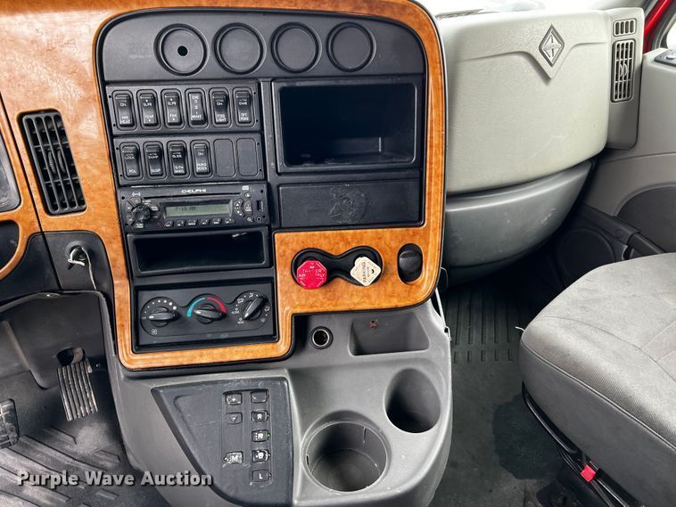 image for item DQ1994 2008 International Prostar semi truck