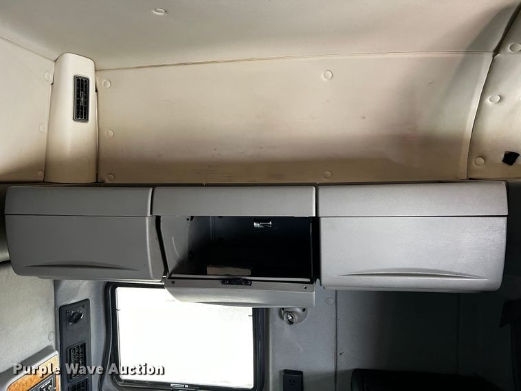 image for item DQ1994 2008 International Prostar semi truck