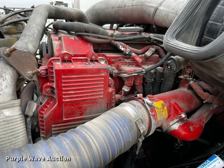 image for item DQ1994 2008 International Prostar semi truck