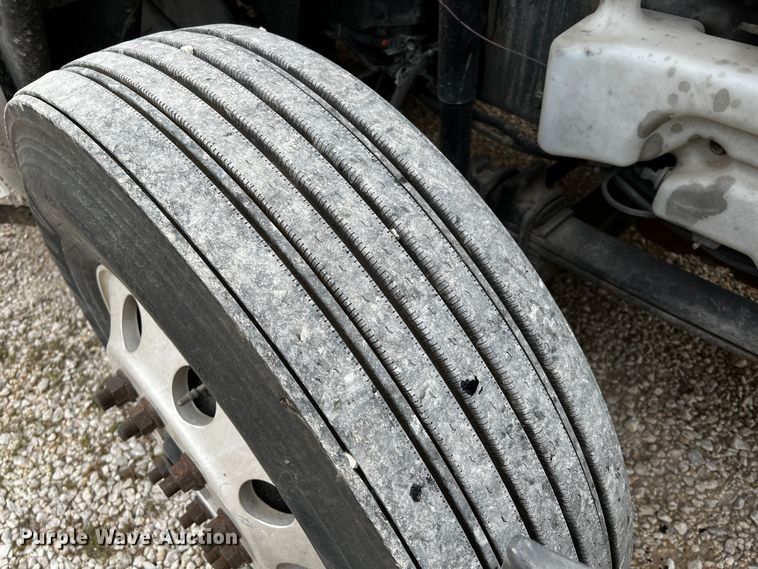 image for item DQ1994 2008 International Prostar semi truck