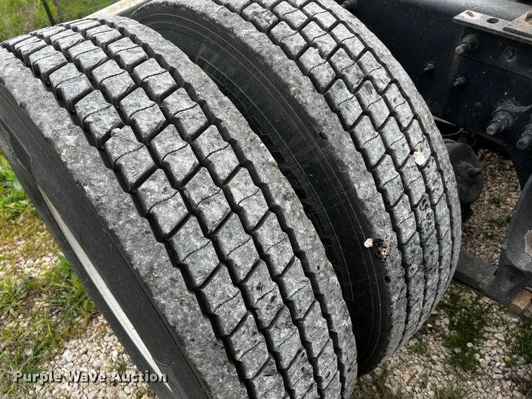 image for item DQ1994 2008 International Prostar semi truck