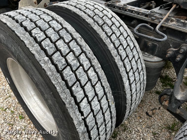 image for item DQ1994 2008 International Prostar semi truck