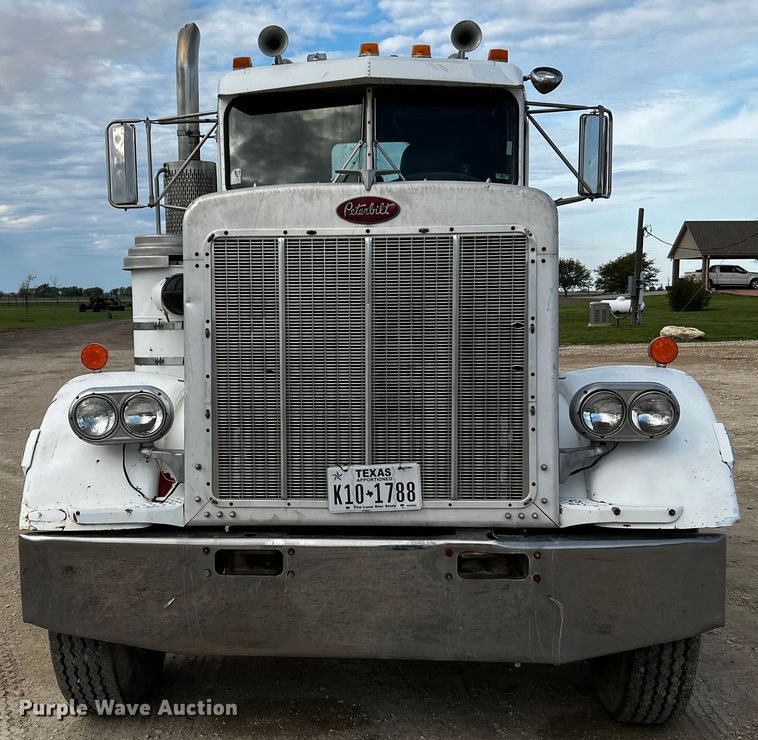 image for item DQ2022 1985 Peterbilt 359  truck cab and chassis