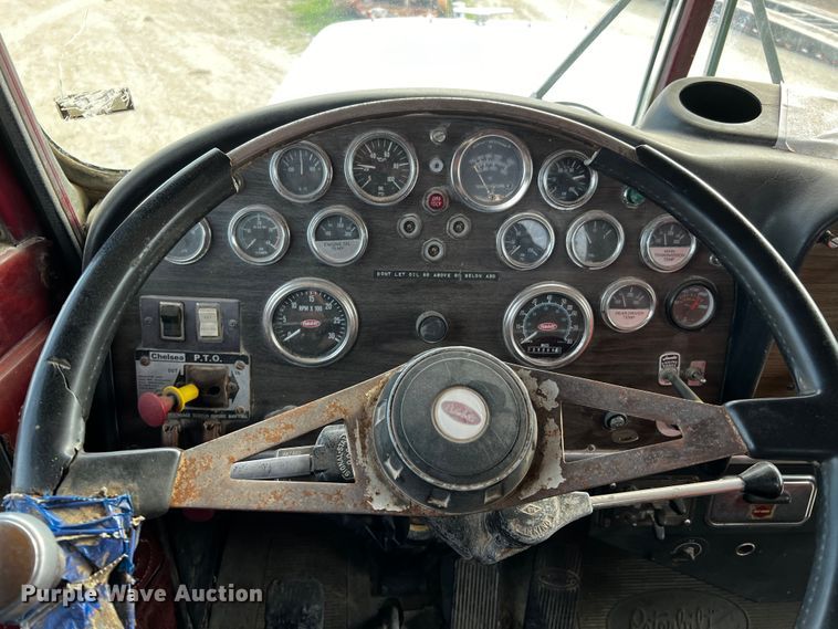 image for item DQ2022 1985 Peterbilt 359  truck cab and chassis