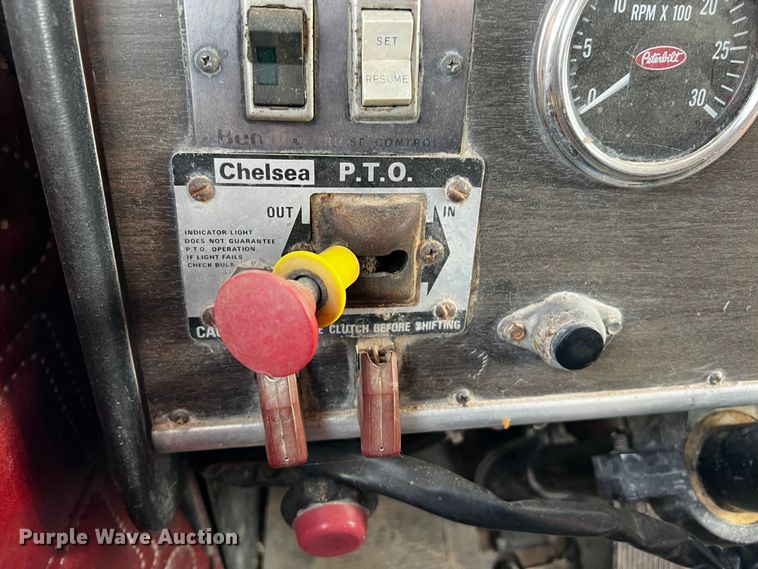 image for item DQ2022 1985 Peterbilt 359  truck cab and chassis