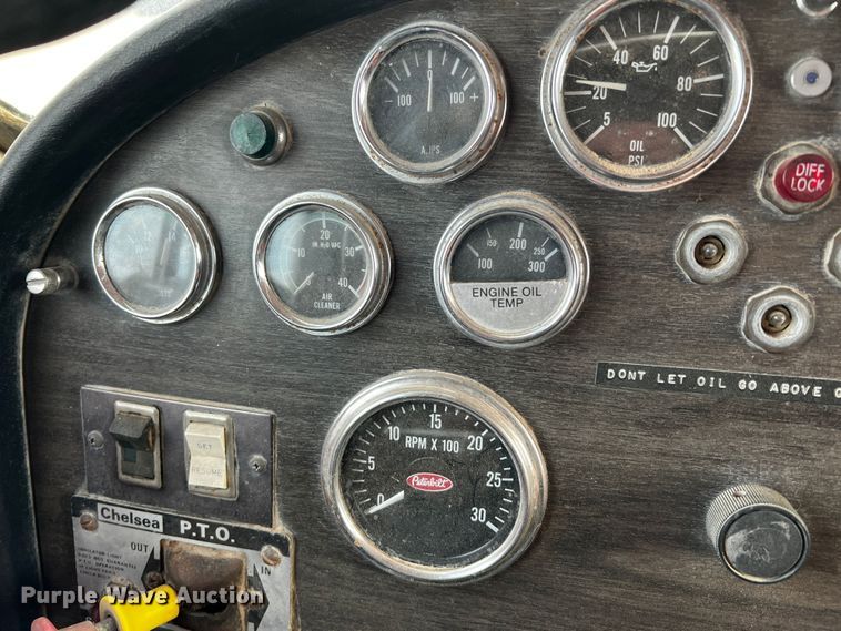 image for item DQ2022 1985 Peterbilt 359  truck cab and chassis