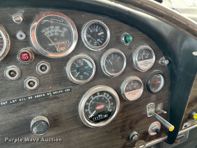 image for item DQ2022 1985 Peterbilt 359  truck cab and chassis